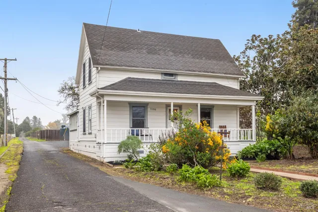 $1,180,000 | 1100 Lohrman Lane, Petaluma, CA 94952