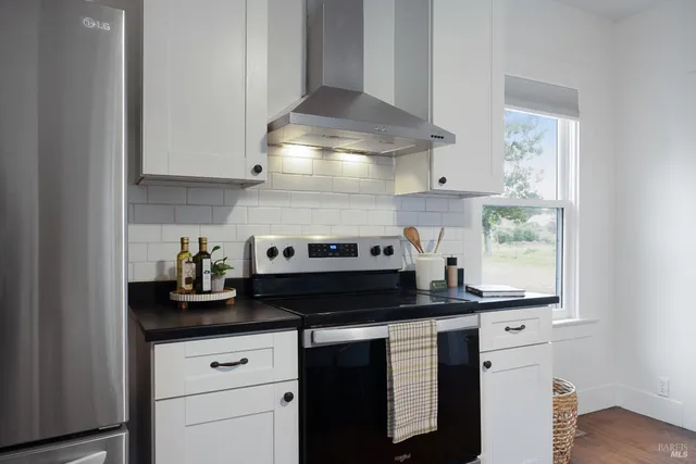 $1,180,000 | 1100 Lohrman Lane, Petaluma, CA 94952