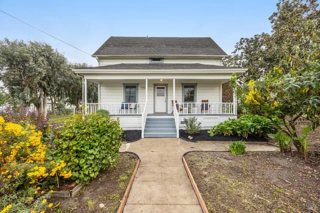 $1,180,000 | 1100 Lohrman Lane, Petaluma, CA 94952