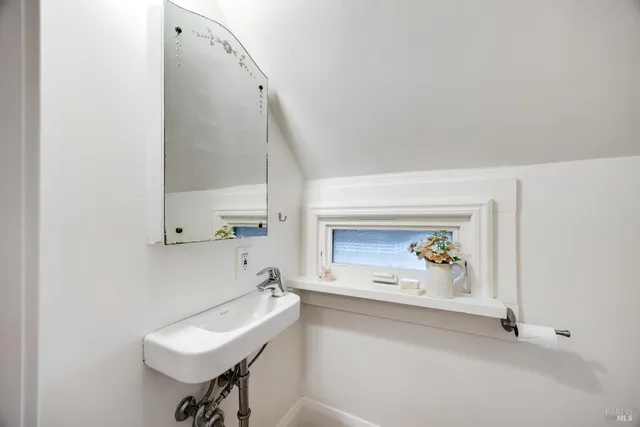 $1,180,000 | 1100 Lohrman Lane, Petaluma, CA 94952