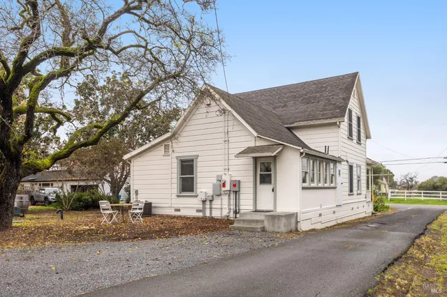 $1,180,000 | 1100 Lohrman Lane, Petaluma, CA 94952