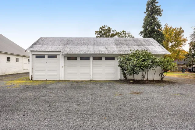 $1,180,000 | 1100 Lohrman Lane, Petaluma, CA 94952