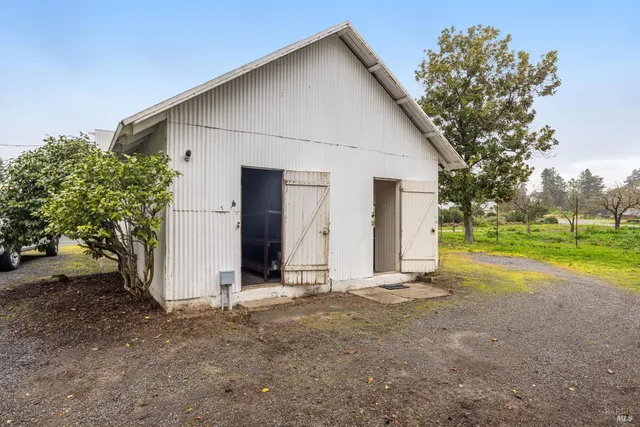 $1,180,000 | 1100 Lohrman Lane, Petaluma, CA 94952
