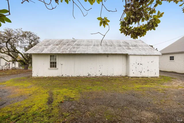 $1,180,000 | 1100 Lohrman Lane, Petaluma, CA 94952