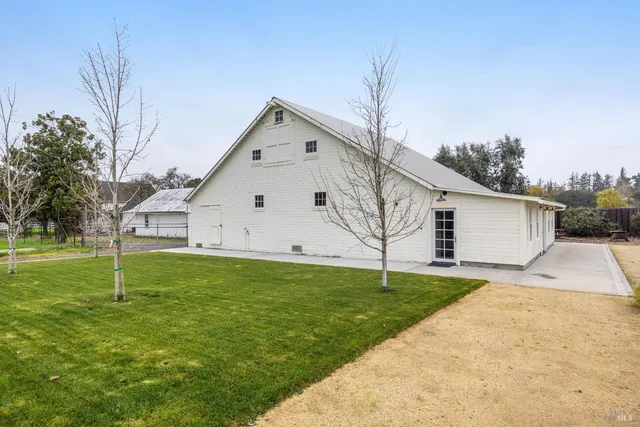 $1,180,000 | 1100 Lohrman Lane, Petaluma, CA 94952