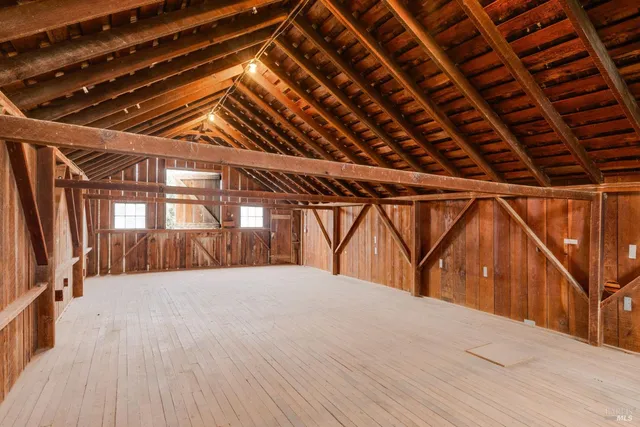 $1,180,000 | 1100 Lohrman Lane, Petaluma, CA 94952