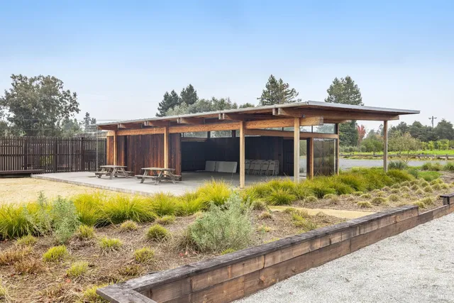 $1,180,000 | 1100 Lohrman Lane, Petaluma, CA 94952