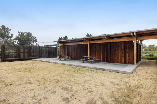 $1,180,000 | 1100 Lohrman Lane, Petaluma, CA 94952