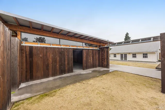 $1,180,000 | 1100 Lohrman Lane, Petaluma, CA 94952