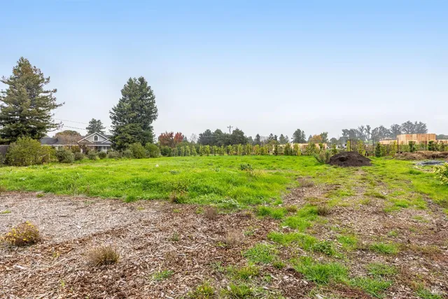 $1,180,000 | 1100 Lohrman Lane, Petaluma, CA 94952