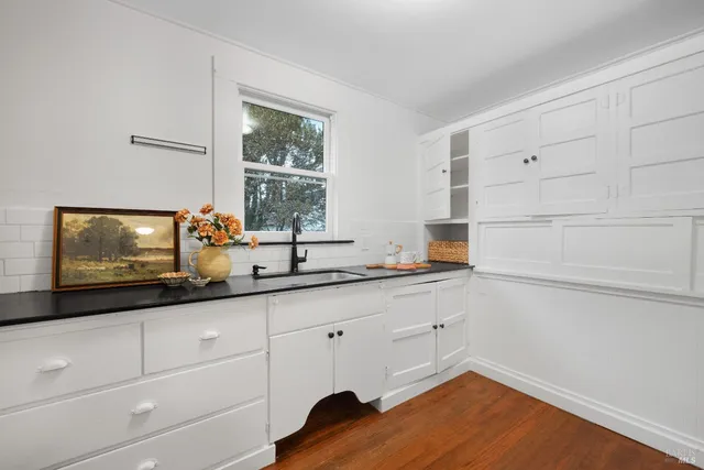 $1,180,000 | 1100 Lohrman Lane, Petaluma, CA 94952