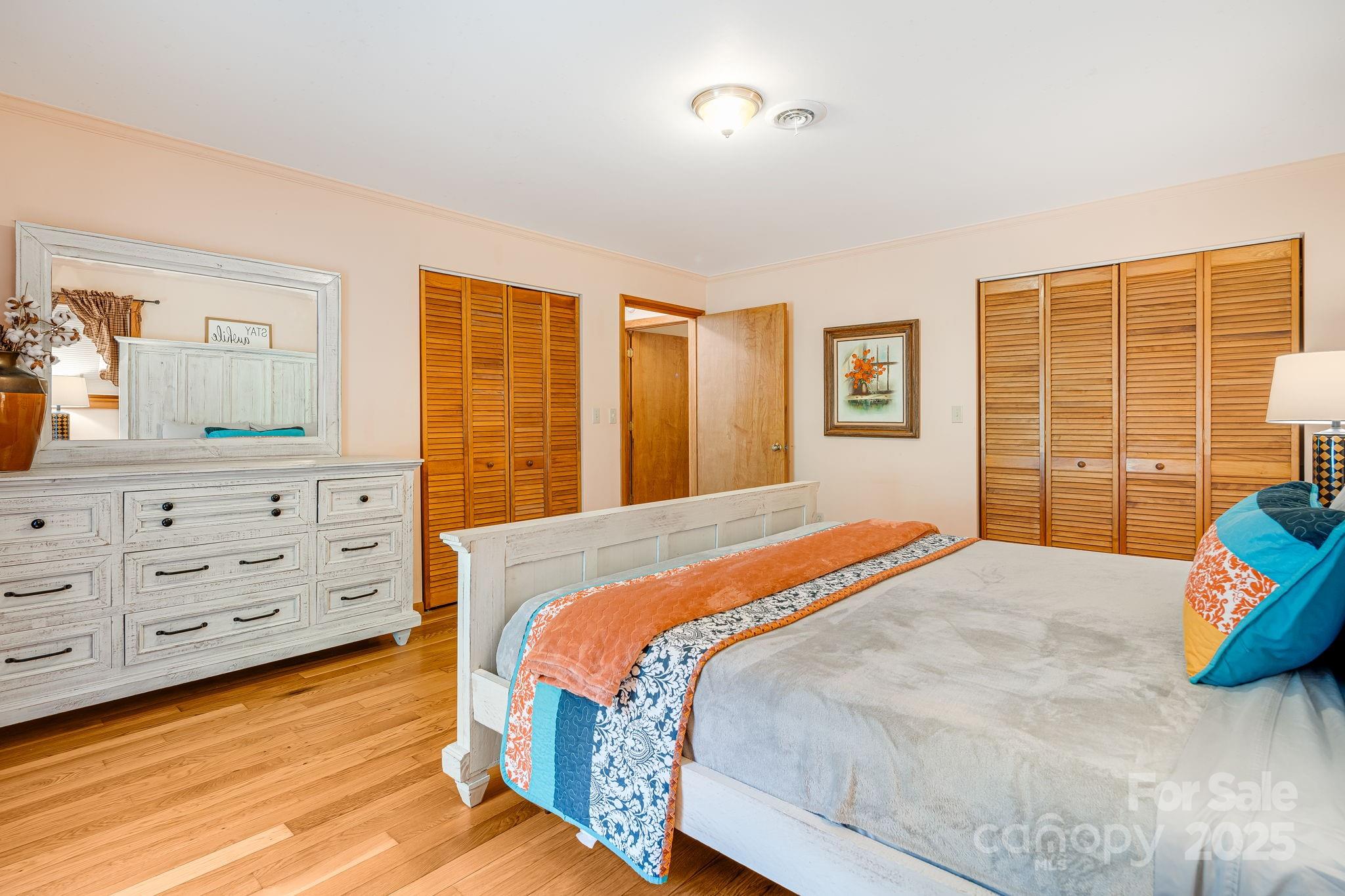 620 Mason Branch Road Bryson City, NC 28713 - Photo 20 of 43 a bedroom with a bed and a dresser