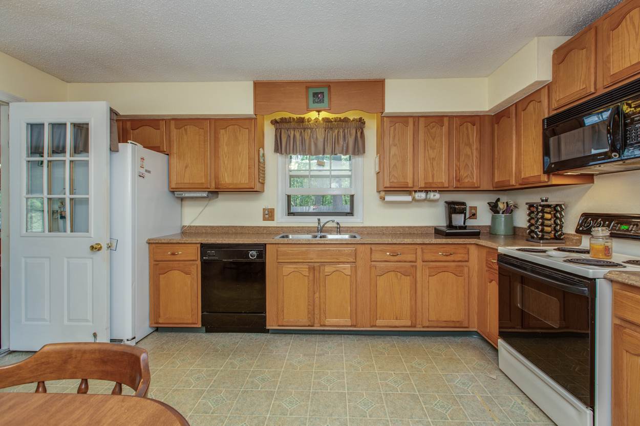 15 Pine Acres Road Concord, NH 03301 - Photo 8 of 26