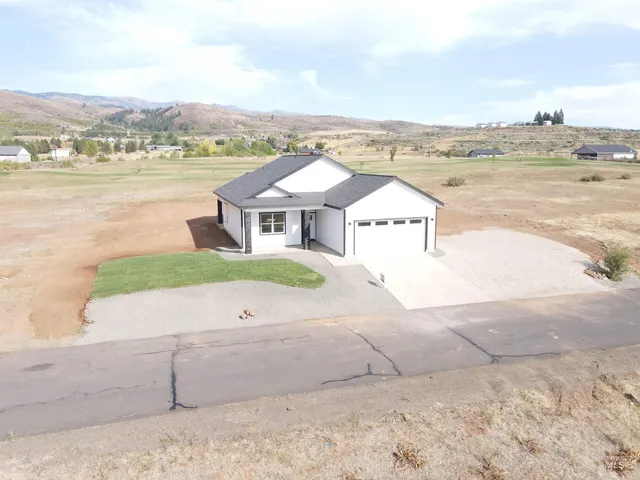 $489,999 | 2292 Golf Lane, Council, ID 83612