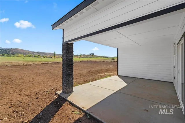 $489,999 | 2292 Golf Lane, Council, ID 83612