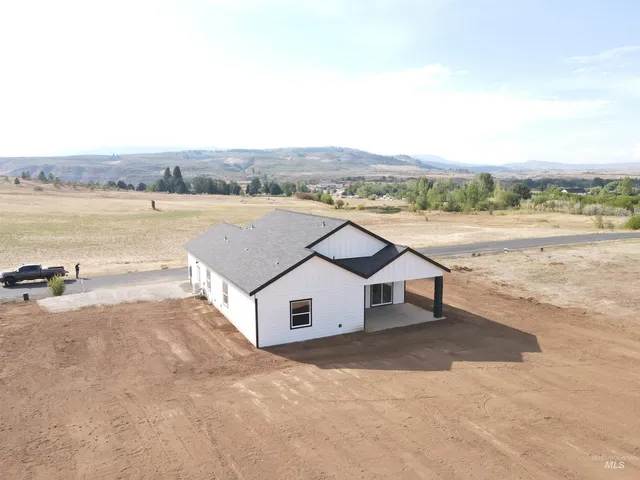 $489,999 | 2292 Golf Lane, Council, ID 83612