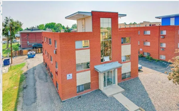 $1,250 | 1438 Macon Street, Aurora, CO 80010