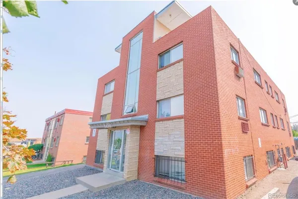 $1,250 | 1438 Macon Street, Aurora, CO 80010