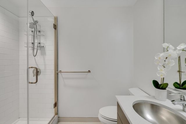 a car parked in front of a building