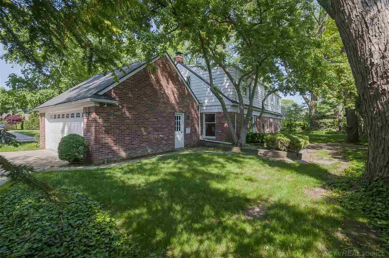 51 North Duval Road Grosse Pointe, MI 48236 - Photo 34 of 36 31349886-34.JPG
