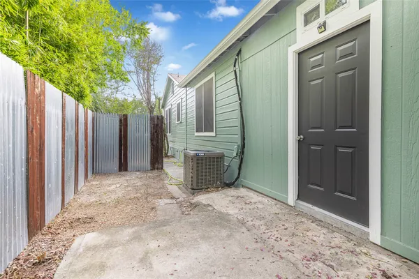 $3,250 | 1101 West Mary Street, Austin, TX 78704