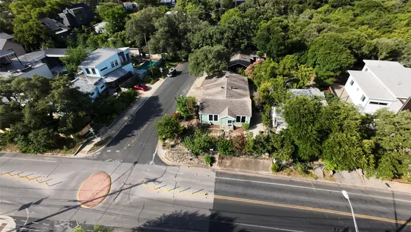 $3,250 | 1101 West Mary Street, Austin, TX 78704