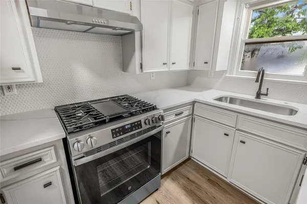 $3,250 | 1101 West Mary Street, Austin, TX 78704