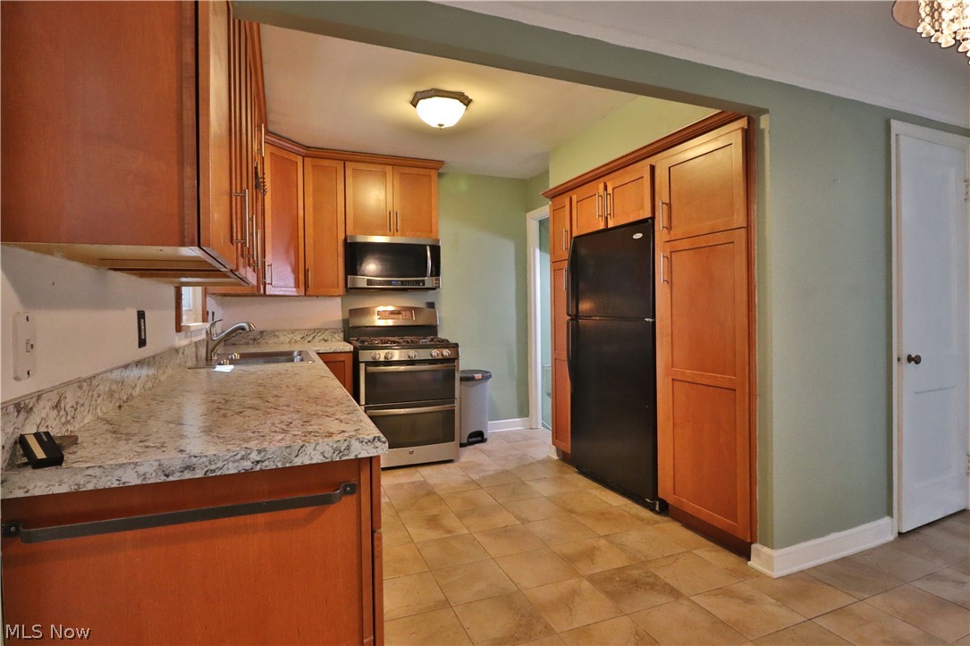 1091 Churchill Road Lyndhurst, OH 44124 - Photo 2 of 23 Gallery Image 2