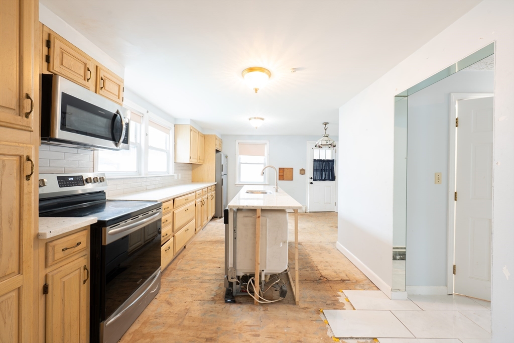 57 Arnold Road Quincy, MA 02171 - Photo 7 of 23 Gallery Image 7