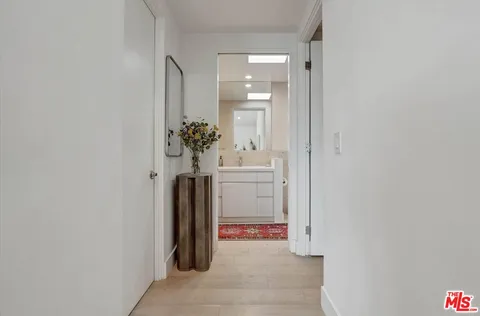 $1,695,000 | 930 California Avenue, Unit 301, Santa Monica, CA 90403