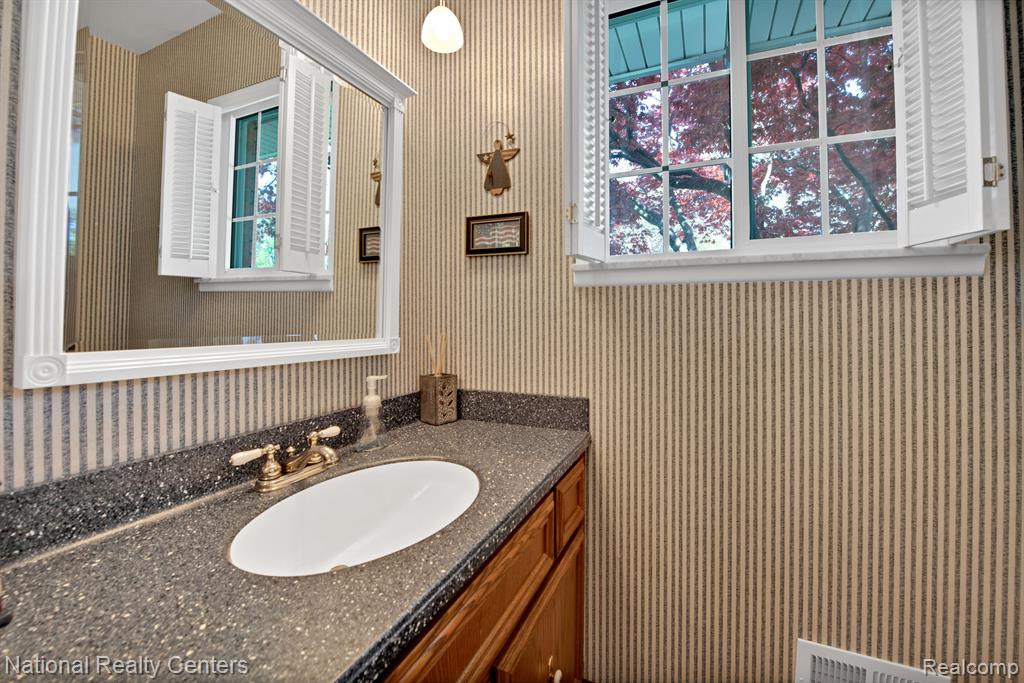 855 Bridgestone Drive Rochester Hills, MI 48309 - Photo 25 of 41