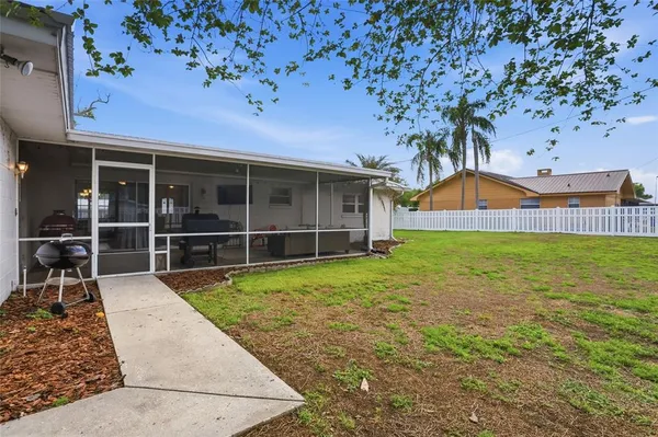 $359,997 | 22 Lake Link Drive Southeast, Winter Haven, FL 33884