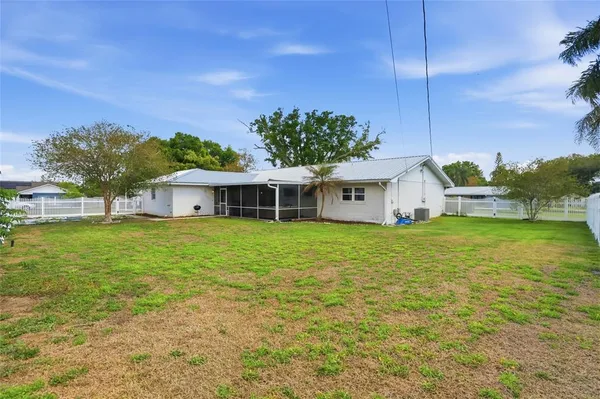 $359,997 | 22 Lake Link Drive Southeast, Winter Haven, FL 33884