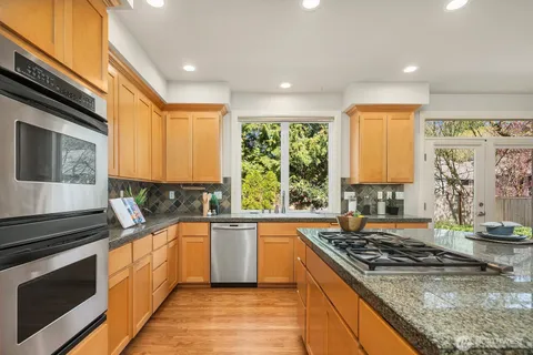 $2,198,000 | 20522 Northeast 23rd Court, Sammamish, WA 98074