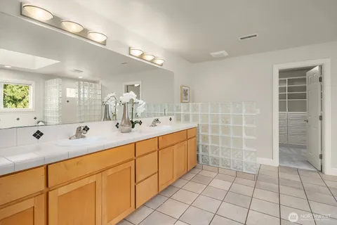 $2,198,000 | 20522 Northeast 23rd Court, Sammamish, WA 98074