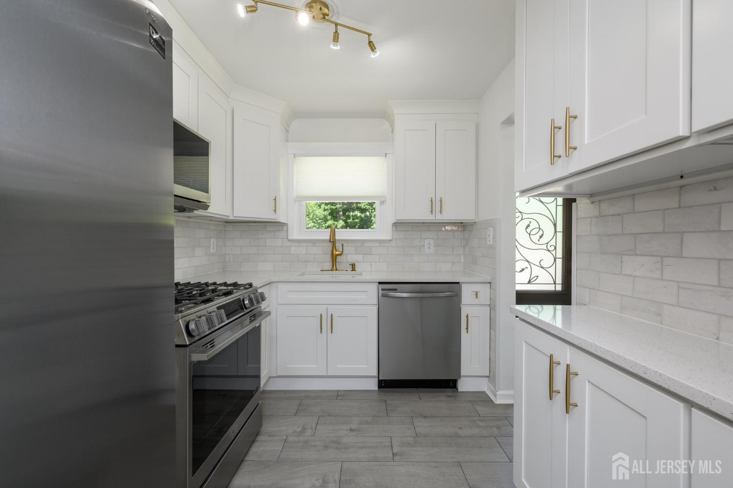 16 Finch Road Howell, NJ 07731 - Photo 11 of 35