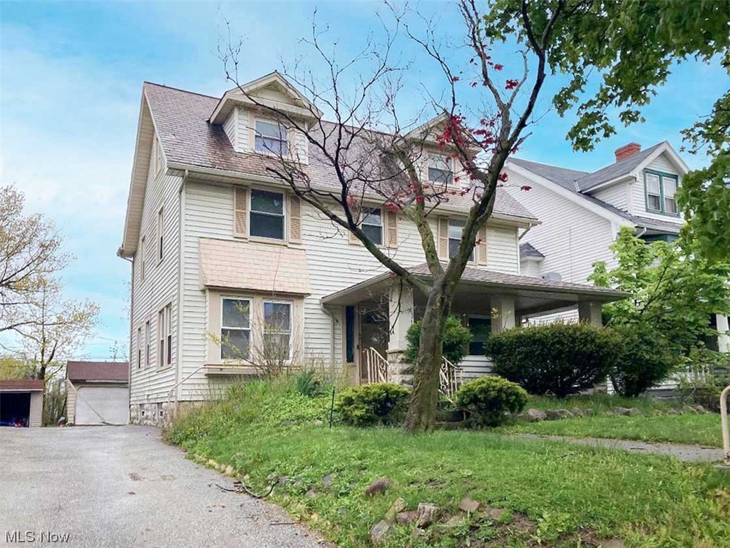 3199 Whitethorn Road Cleveland, OH 44118 - Photo 1 of 35 Gallery Image 1