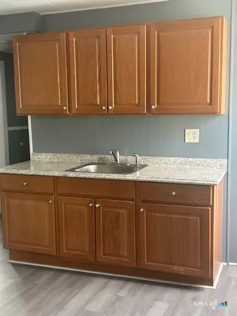 $1,150 | 20 Lounsbury Avenue, Waterbury, CT 06706