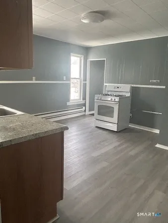 $1,150 | 20 Lounsbury Avenue, Waterbury, CT 06706