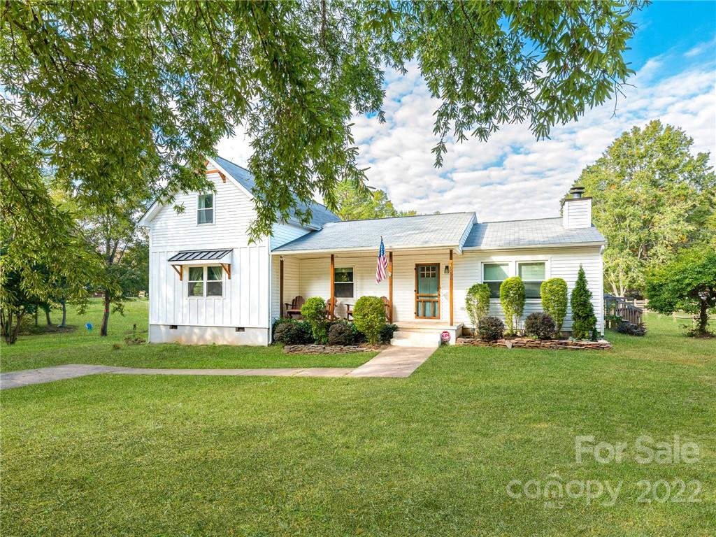 15220 Pawnee Trail, Matthews, NC 28104 Compass