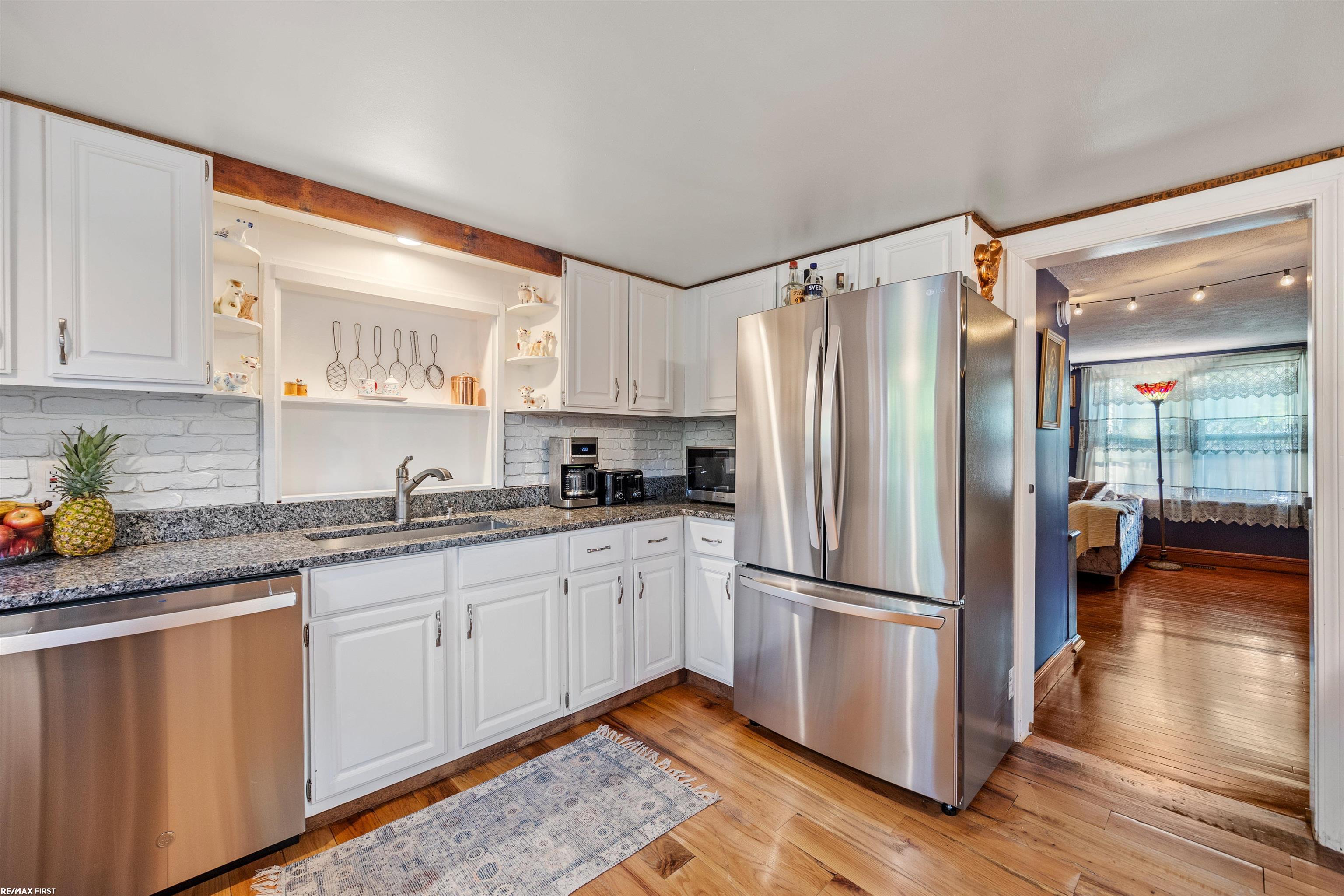 270 Rowland Road Leonard, MI 48367 - Photo 20 of 80 50112131-19.JPG