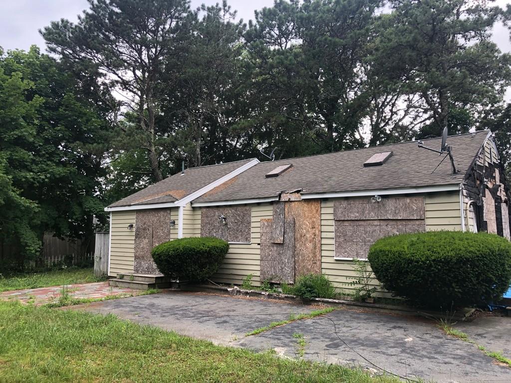 8 Monack Road Wareham, MA 02532 - Photo 2 of 4