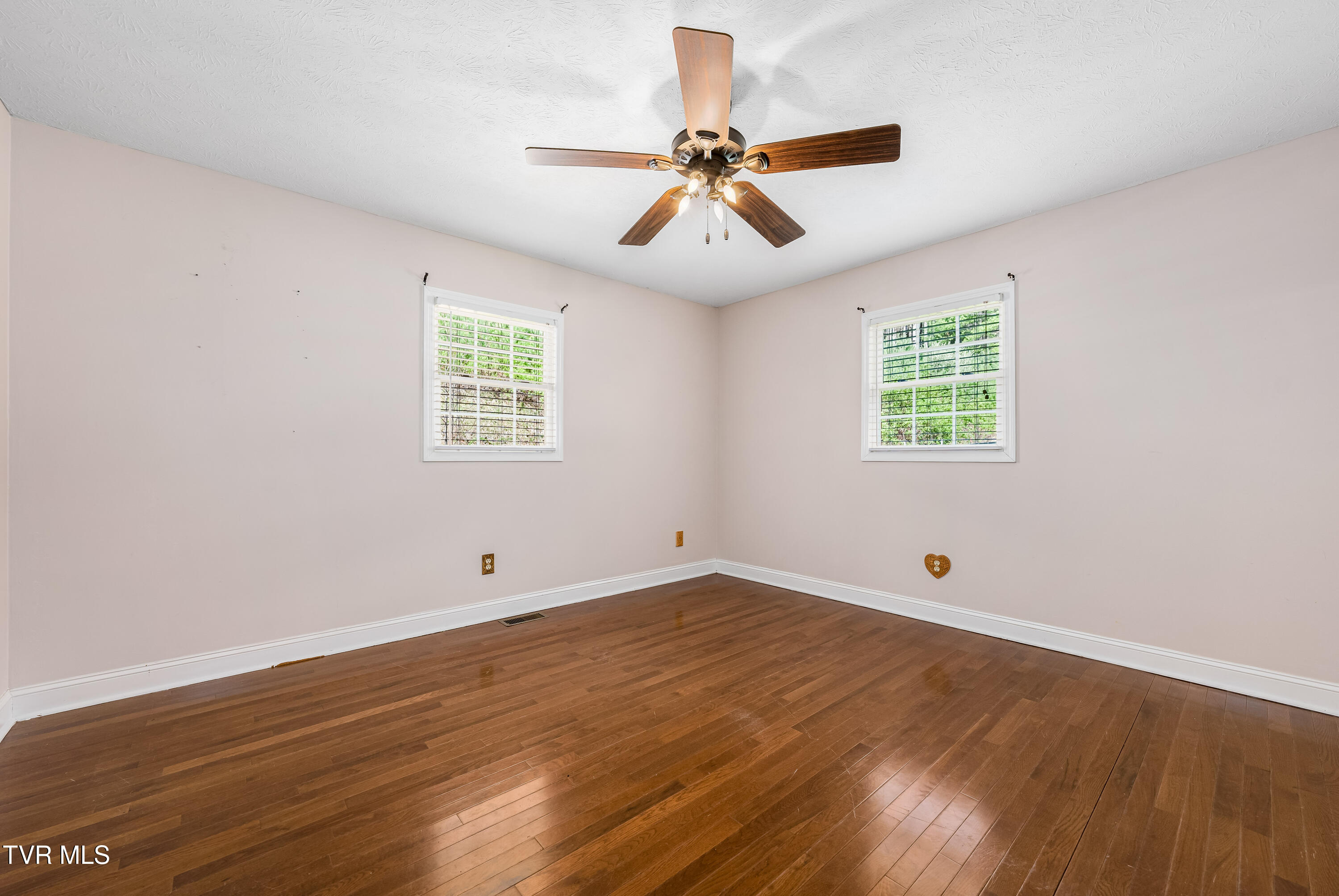 1441 Sugar Creek Road Laurel Bloomery, TN 37680 - Photo 11 of 60 1441 Sugar Creek Road (66 of 83)