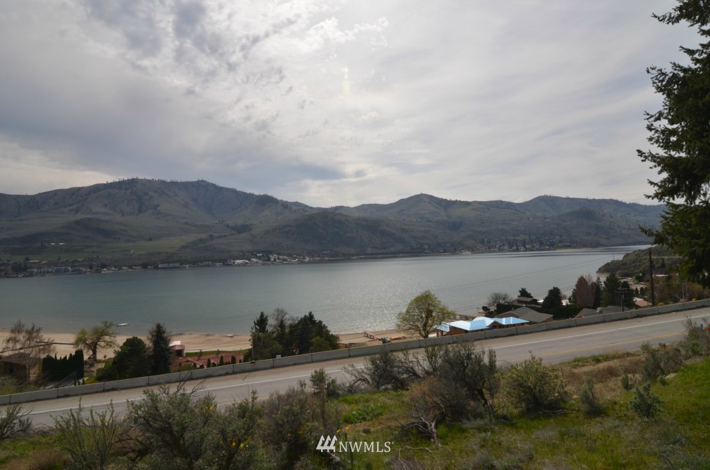 926 No-See-Um Road Chelan, WA 98816 - Photo 9 of 11 Gallery Image 9