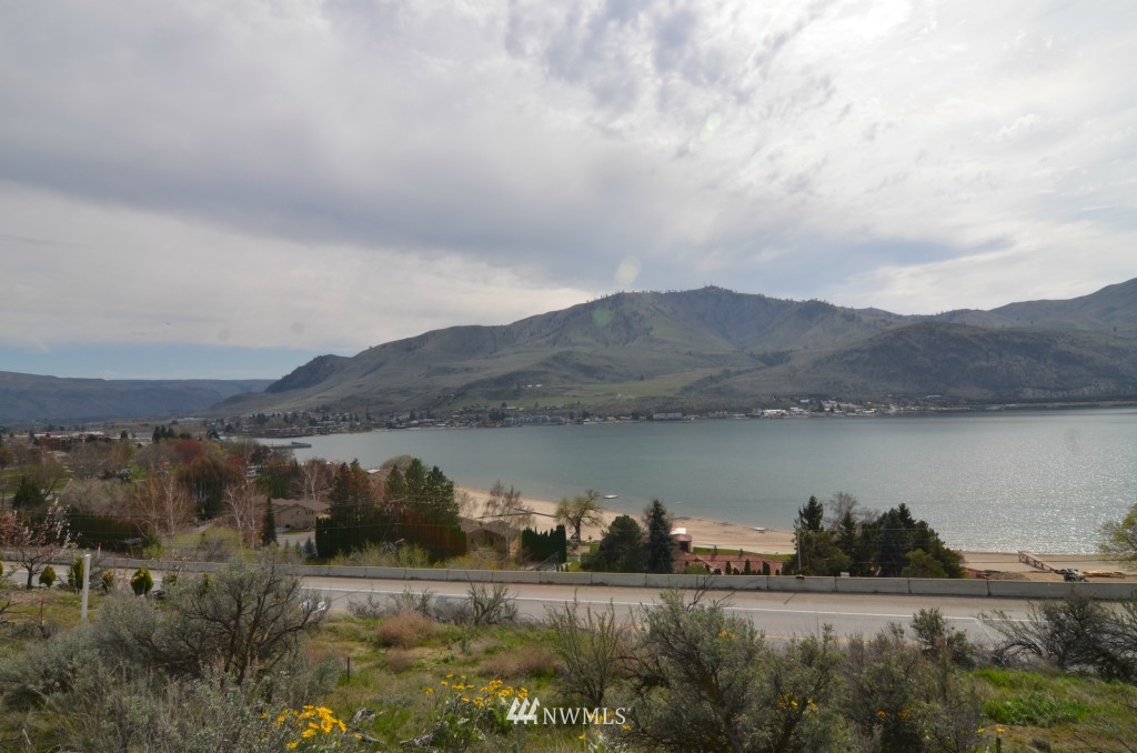 926 No-See-Um Road Chelan, WA 98816 - Photo 10 of 11 Gallery Image 10