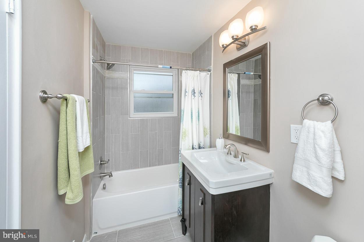 2322 Arthur Avenue Silver Spring, MD 20902 - Photo 18 of 30 Bath (Master)