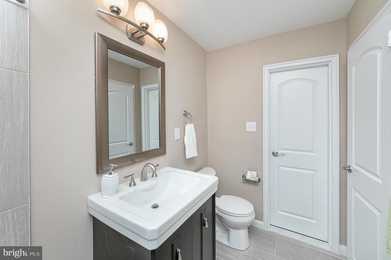 2322 Arthur Avenue Silver Spring, MD 20902 - Photo 19 of 30 Bath (Master)