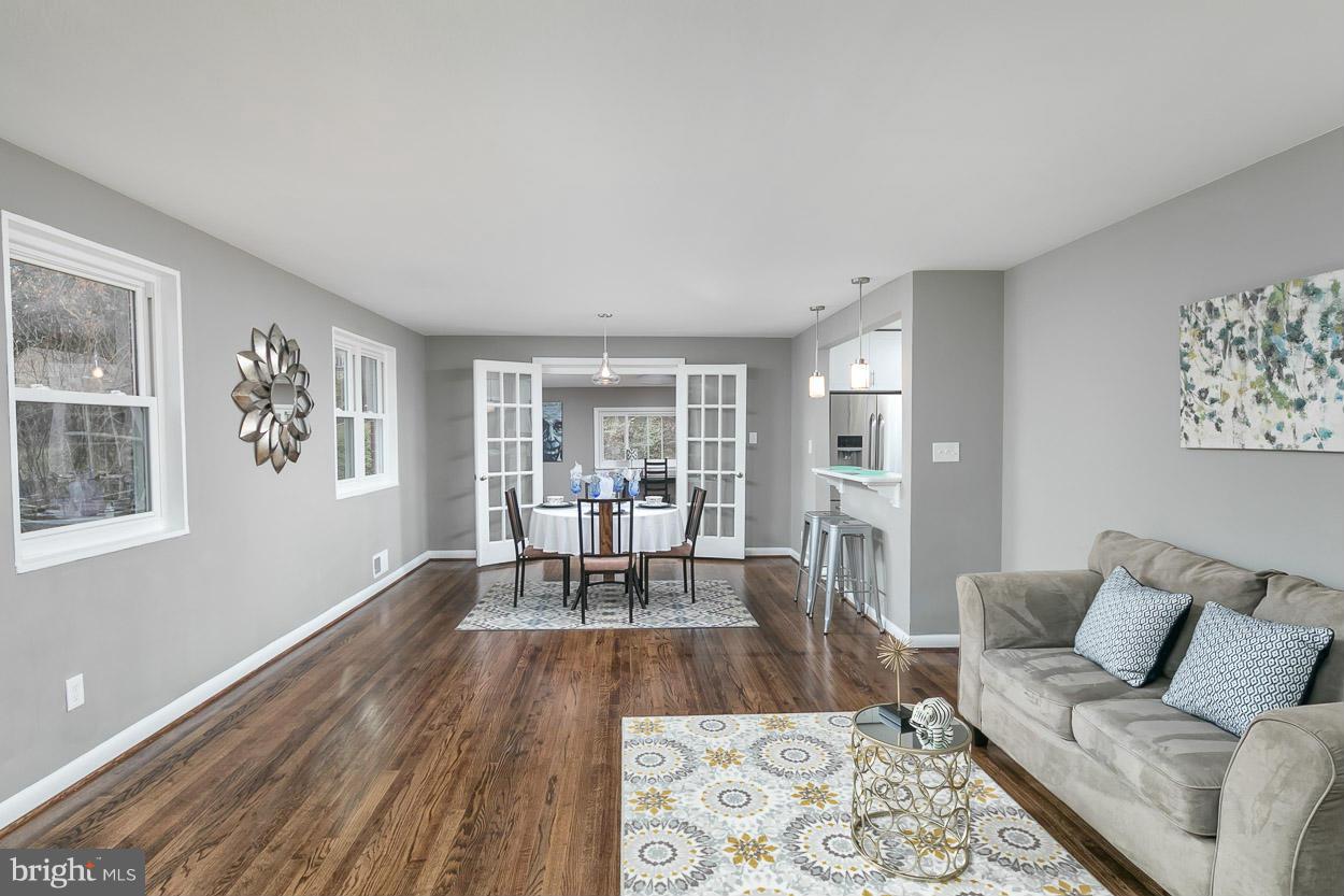 2322 Arthur Avenue Silver Spring, MD 20902 - Photo 4 of 30 Living Room