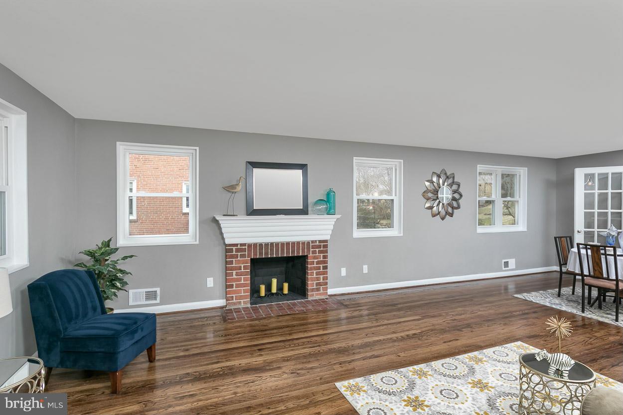 2322 Arthur Avenue Silver Spring, MD 20902 - Photo 6 of 30 Living Room