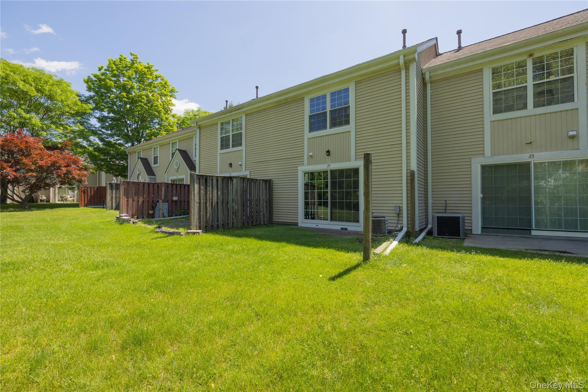 27 Creekside Circle Spring Valley, NY 10977 - Photo 5 of 9